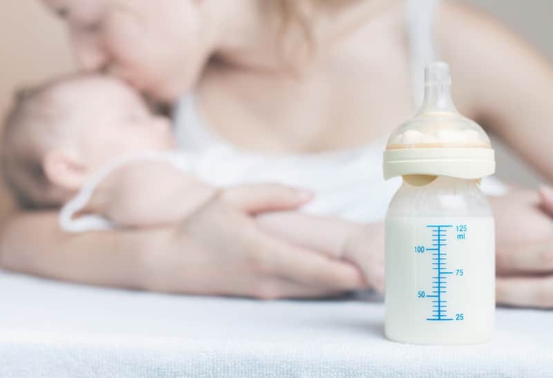 Alertan sobre un "vampiro blanco" que busca mujeres lactantes para comprar su leche | Actualidad