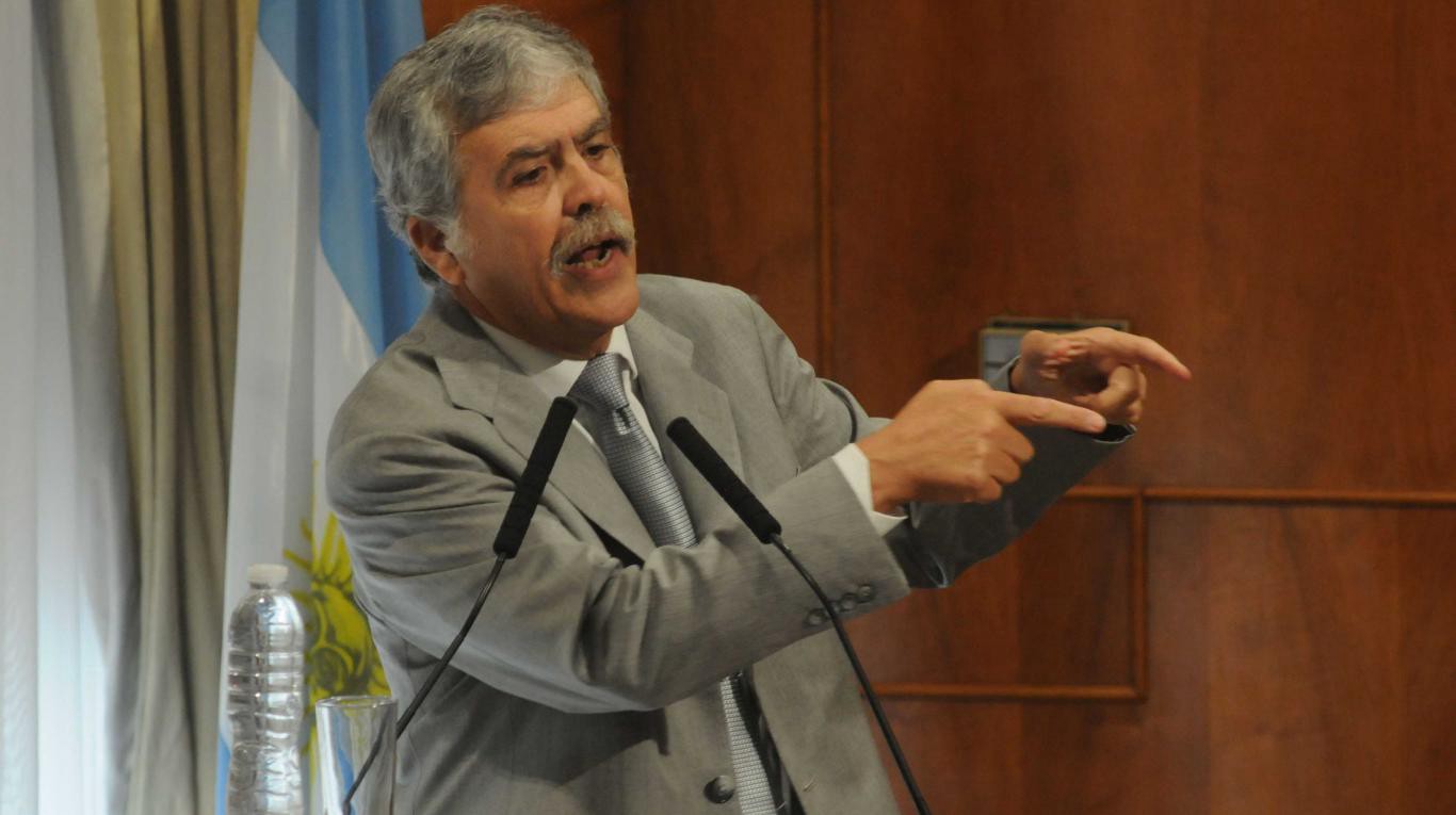 Citan a declarar a De Vido en una causa por irregularidades en subsidios a colectivos | Política