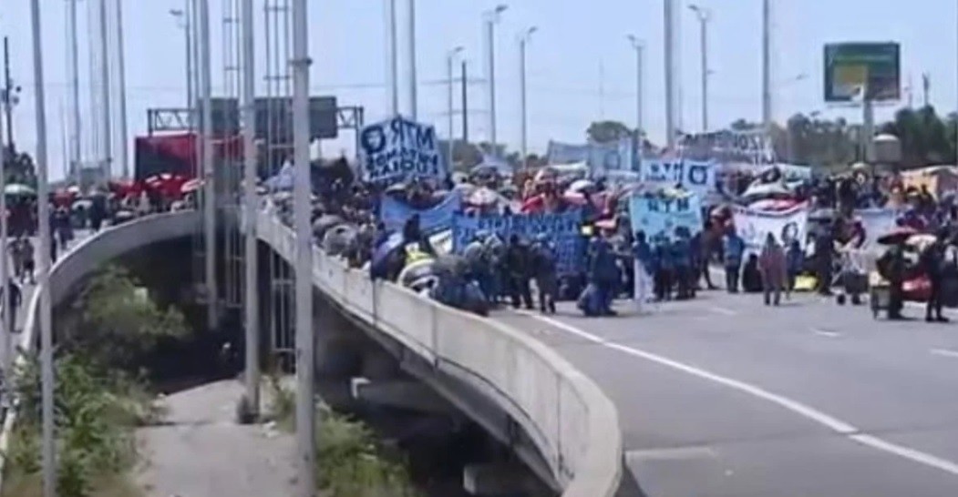 Cortarán Puente La Noria: movilización para reclamar "un Salario Básico Universal" | Actualidad