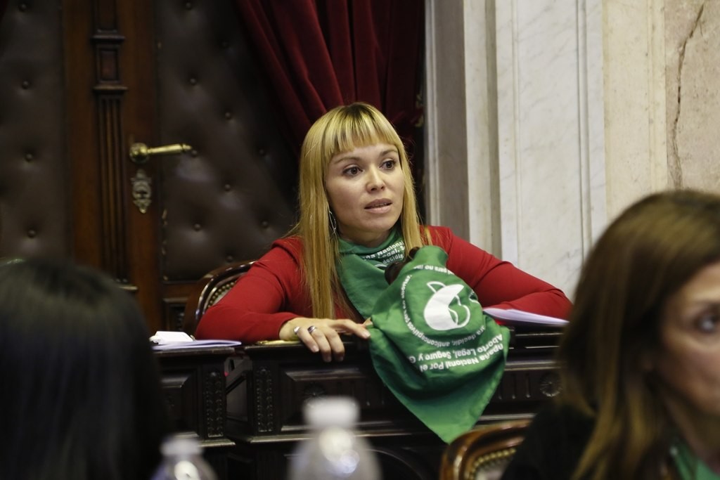 Proyecto de ley para establecer paridad en cargos de ministerios y secretarías | Política