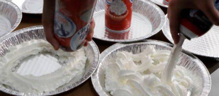 Prohíben la venta de latas de crema a jóvenes por su uso como narcótico | Internacionales