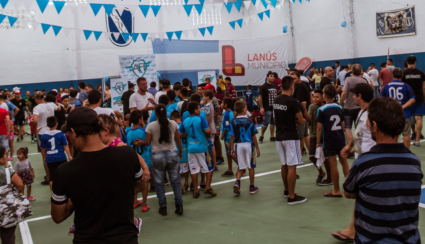 Fabiola Yañez pone en marcha un programa de apoyo a más de 400 clubes de barrio | Política