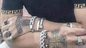 Los tres tatuajes neonazis del detenido que intentó matar a Cristina | Actualidad