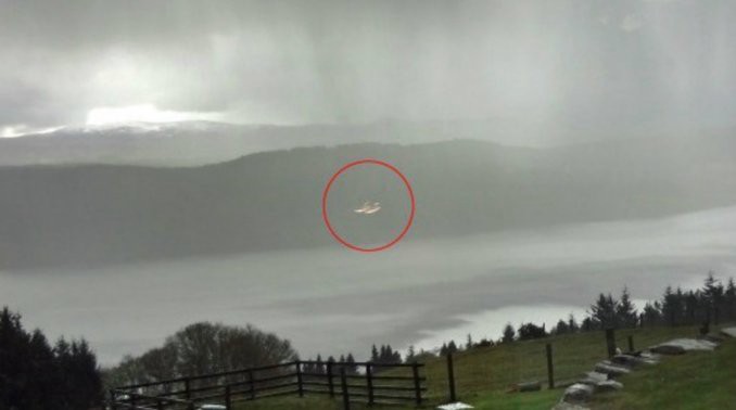 Creen haber visto un OVNI sobrevolando el enigmático lago Ness de Escocia | Curiosidades