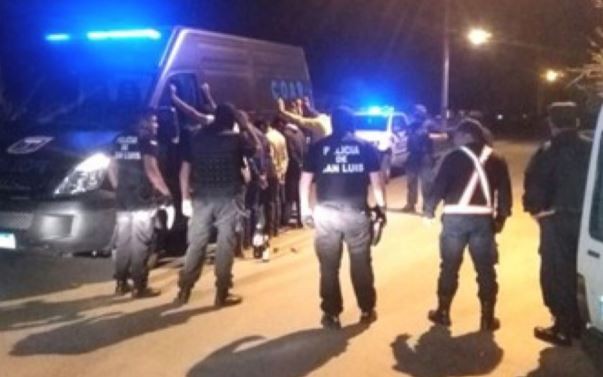 San Luis: Un policía murió tras ser atacado a pedradas por asaltantes | Actualidad