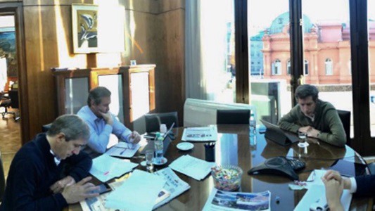 El gobierno emitirá bonos en dólares con un plazo de 100 años | Política