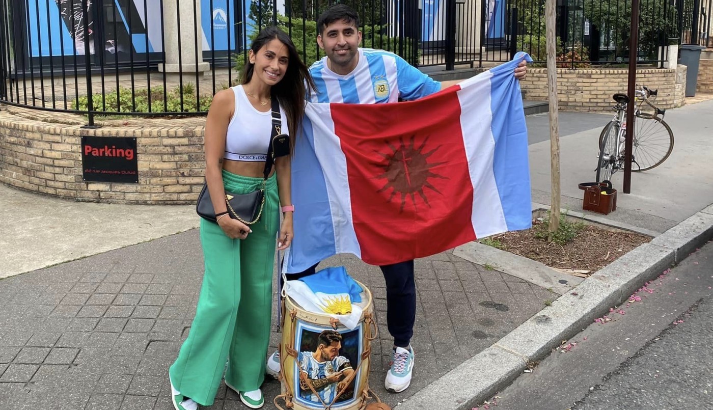 Viajó a Francia, fue en bici hasta la casa de Messi y lo recibió Antonela Roccuzzo | Actualidad