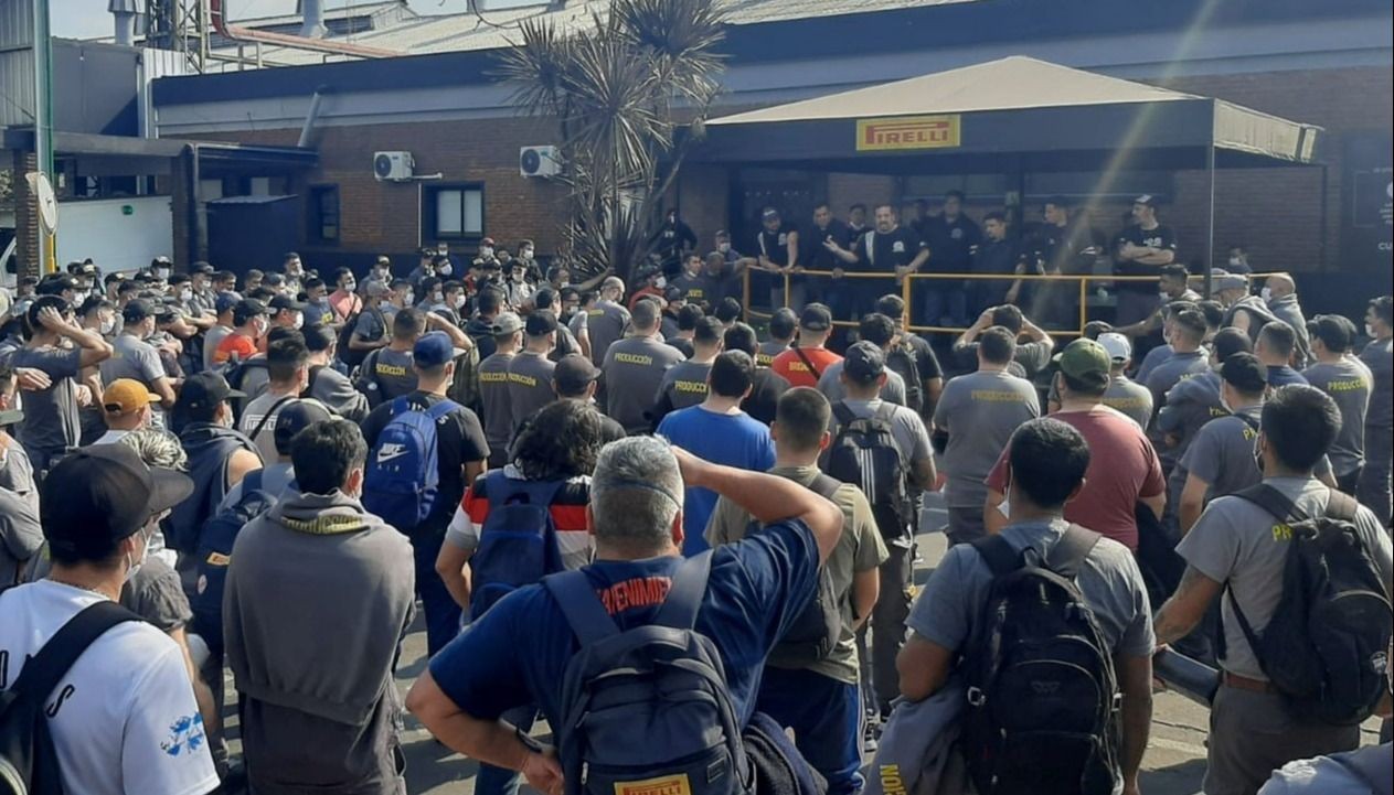 Tras cinco meses de disputa gremial, cierra uno de los principales fabricantes de neumáticos en el país | Actualidad