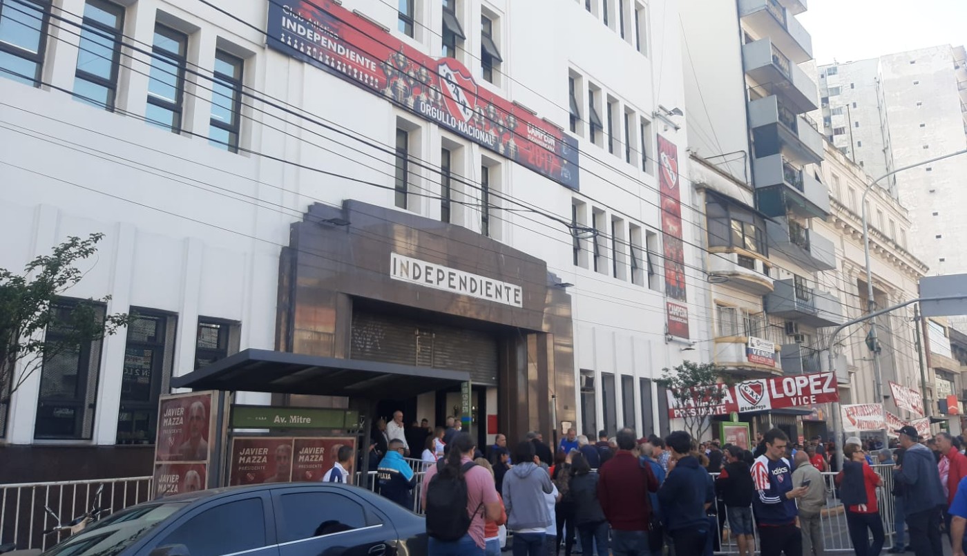 Elecciones en Independiente: más de seis cuadras de fila | Actualidad