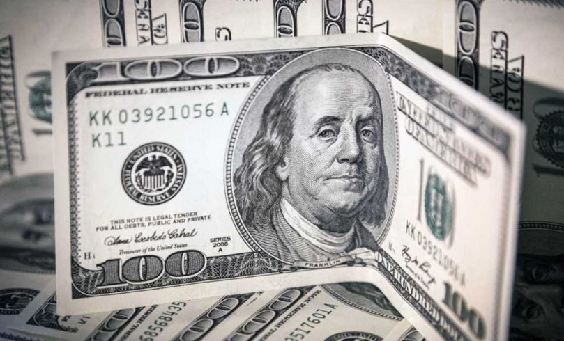 El dólar blue perdió $4 y cerró a $284 | Economía