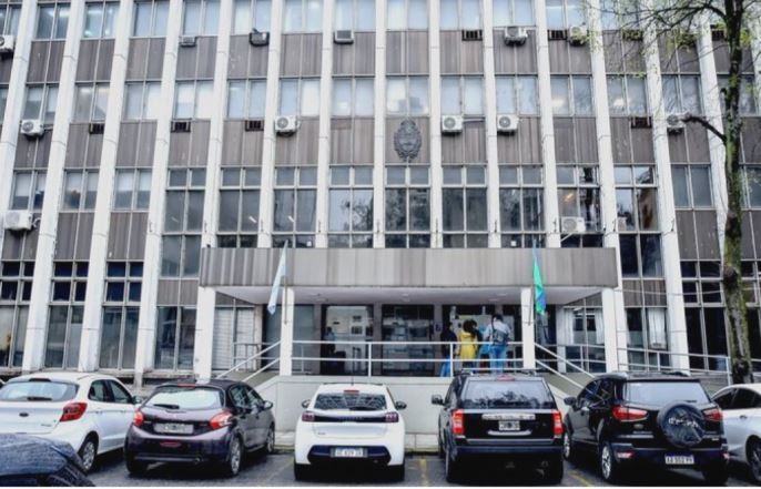 Detienen a cuatro policías por apresar ilegalmente y torturar a dos adolescentes | Actualidad