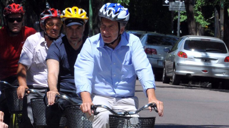 El gobierno nacional designó a una arquitecta de 29 años como "Directora de Movilidad en Bicicleta" | Política