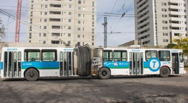 Córdoba: una chofer de trolebús discriminó a una pasajera trans y ahora deberá pagar $150 mil | Actualidad