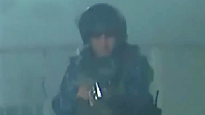 El policía que le disparó al camarógrafo aseguró que no vio "hacia dónde disparaba" | Actualidad