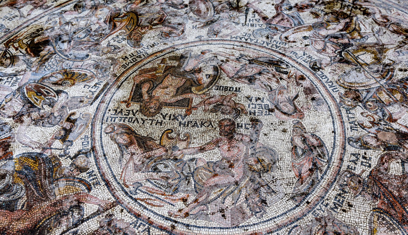 Descubren en Siria un mosaico de 1.600 años de antigüedad con escenas de la guerra de Troya | Internacionales
