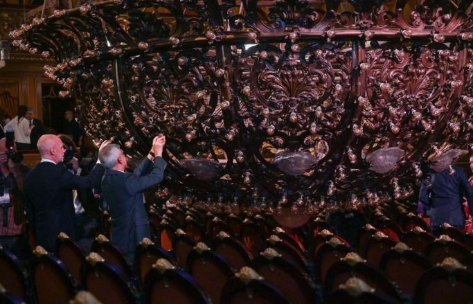 Rodríguez Larreta recibió a los alcaldes en el Teatro Colón para el recambio de las lámparas LED de la mítica araña | Política