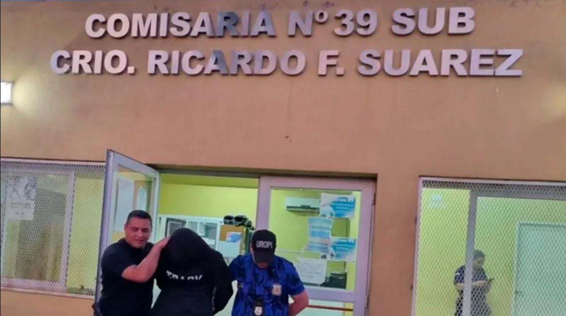 Detuvieron a un joven por violar a una compañera de colegio y apuñalarla 43 veces con un destornillador | Actualidad