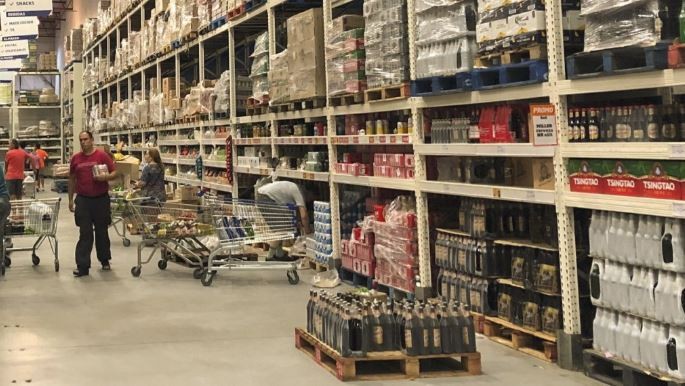 Cayó el consumo en supermercados y centros mayoristas en agosto | Economía