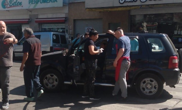 Tras ser asaltado, recibió dos balazos en medio del tiroteo entre los ladrones y un policía | Actualidad