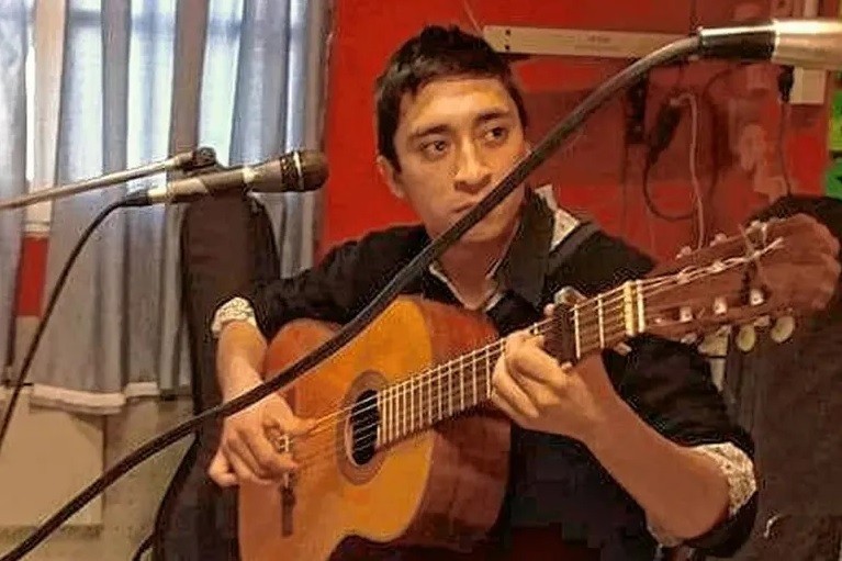 Un detenido por el crimen del payador de Chubut: estaría "obsesionado" con la pareja de la víctima | Actualidad