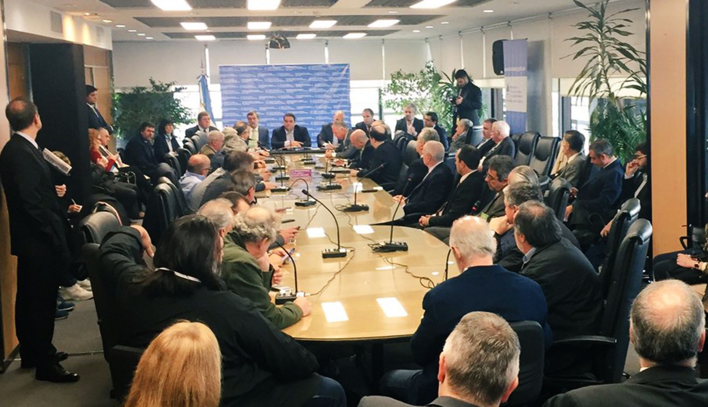 El Consejo del Salario se reúne para negociar un nuevo haber mínimo, vital y móvil | Política