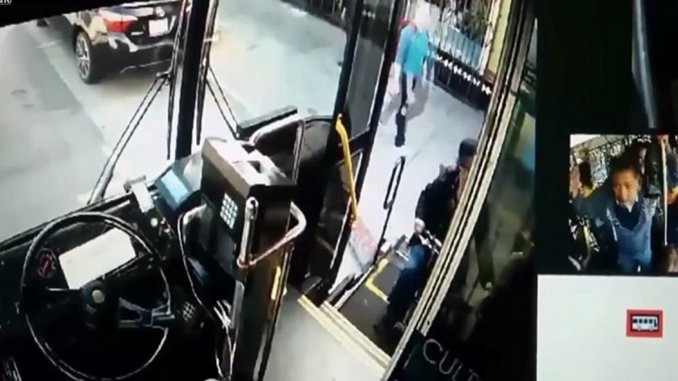 El despiadado maltrato de un conductor de EE.UU. a una mujer en silla de ruedas | Curiosidades