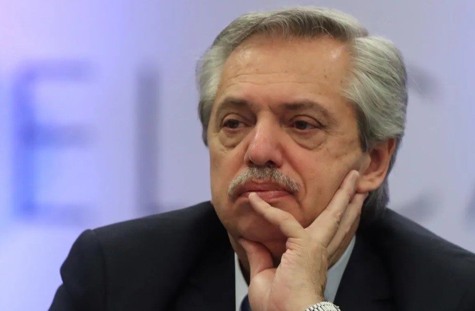 Cerruti: "El Presidente se encuentra en perfecto estado de salud, necesitaba unos días de reposo" | Política