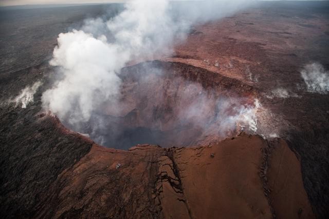 El volcán activo más grande del mundo entró en erupción por primera vez en 40 años | Internacionales