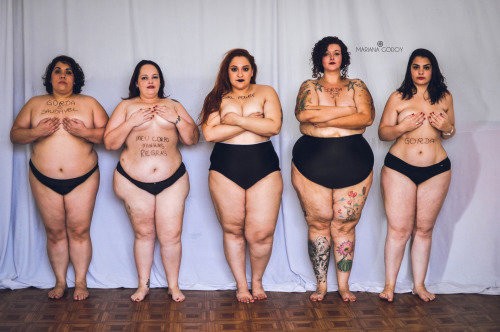 Cinco mujeres, en ropa interior, para terminar con el estigma de la obesidad | Curiosidades