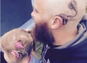 Un padre se tatuó un implante auditivo en apoyo a su hija sorda | Curiosidades