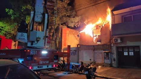 Una persona fallecida tras el incendio en Villa Ortúzar | Actualidad