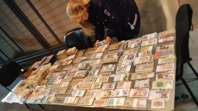 Incautan colección de monedas y billetes históricos, valuada en U$S 120.000 | Actualidad