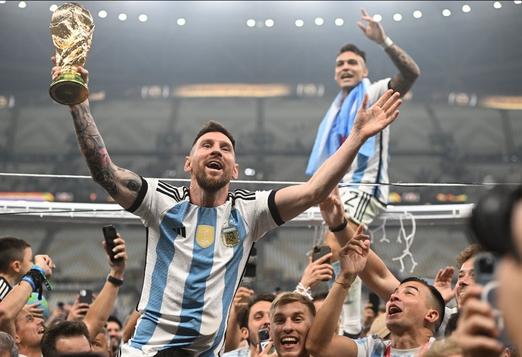 Messi, elegido el mejor futbolista de 2022 por el diario inglés The Guardian | Deportes