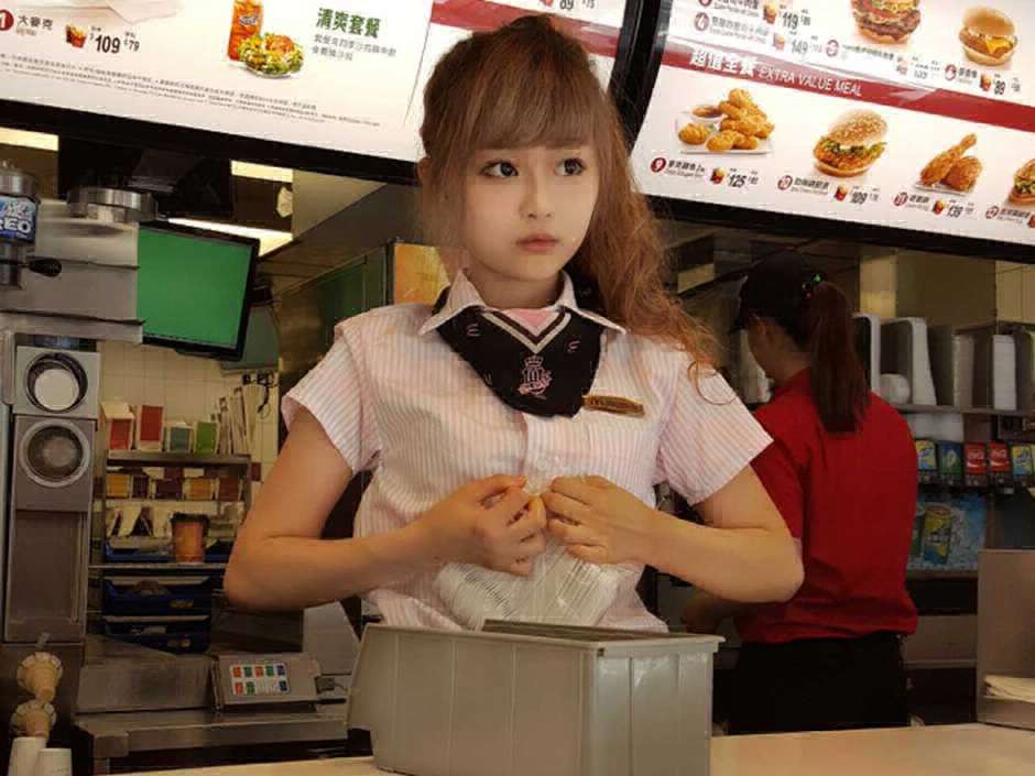 Ella es Weiwei: la vendedora de hamburguesas más linda del mundo | Curiosidades