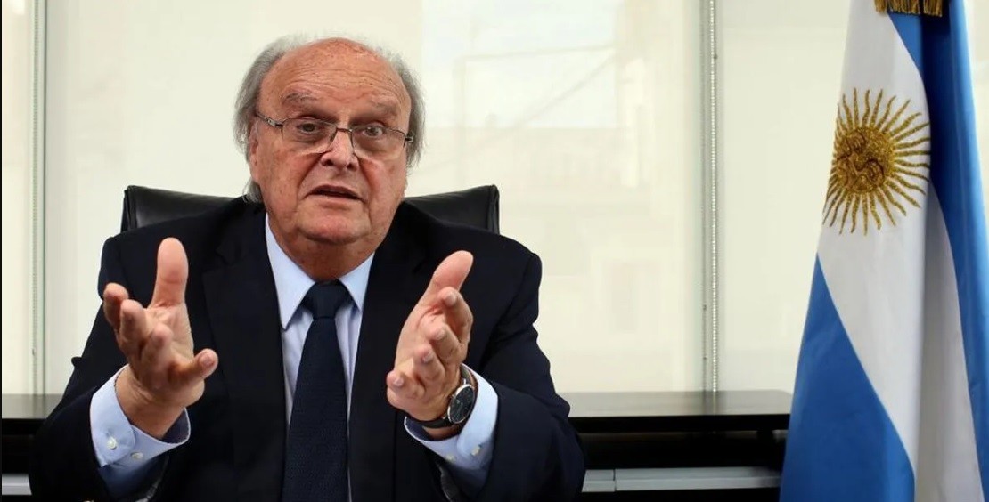 El Gobierno admite que la inflación de enero será "más alta" a la esperada: "La gente compra con precios que no debería convalidar" | Economía