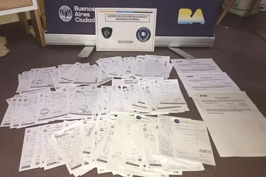 Neurocirujana del Hospital Pirovano vendía recetas y certificados por Facebook | Actualidad