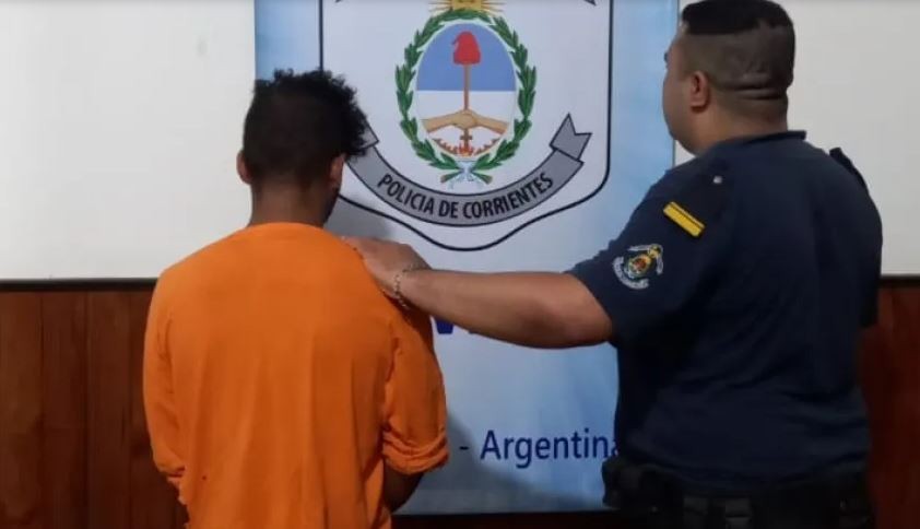 Atrapan a un hombre cuando iniciaba un incendio forestal en Corrientes | Actualidad