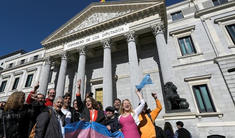 España aprobó el libre cambio de género a partir de los 16 años | Internacionales