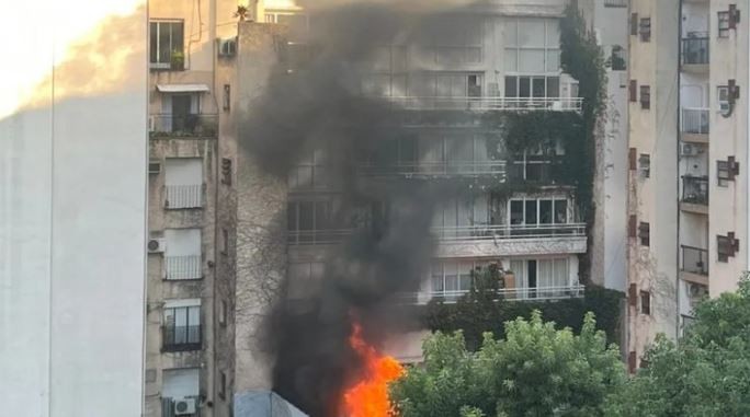 Impresionante incendio en un edificio en Palermo | Actualidad
