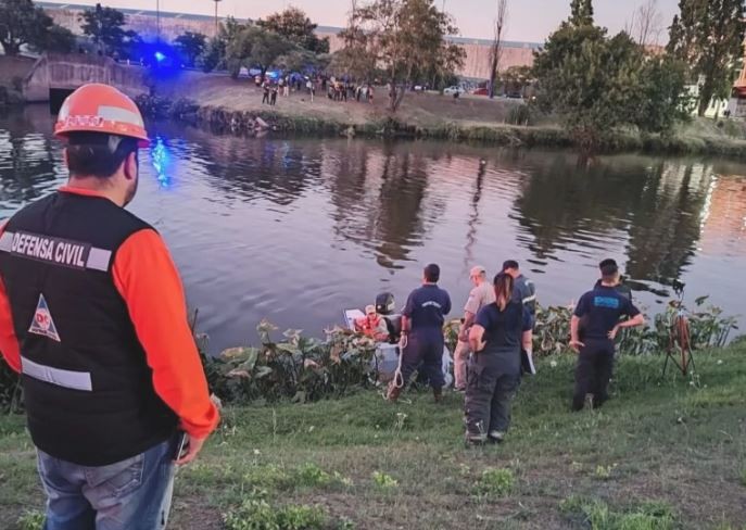Un joven murió tras caer al Riachuelo: se había acercado al agua para buscar una pelota | Actualidad