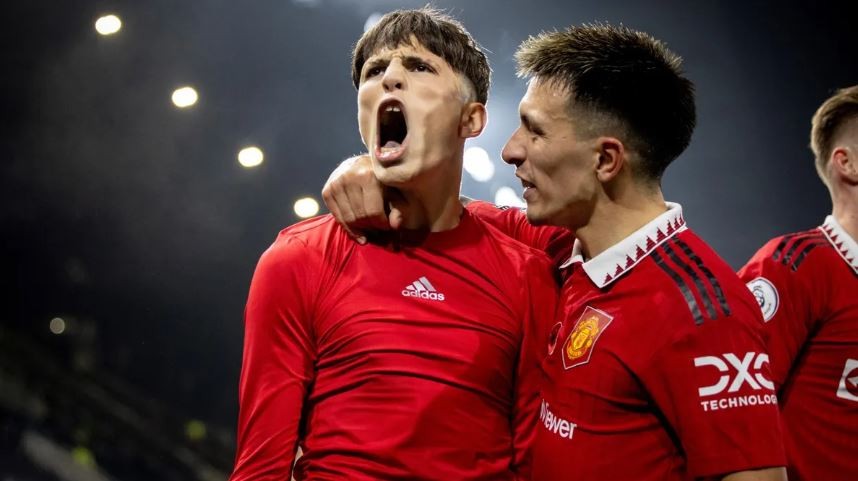 Lisandro Martínez y Garnacho ganaron su primer título con el Manchester United | Deportes