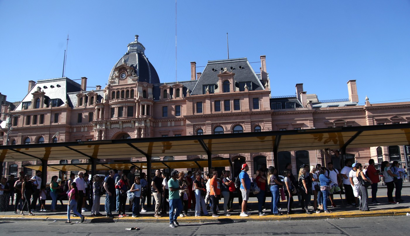 Paro de colectivos: según UTA, la empresa DOTA no dejó que los choferes salgan a trabajar | Actualidad