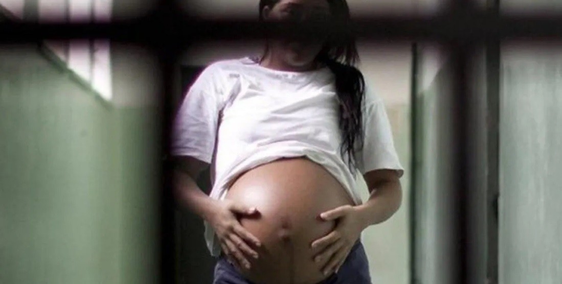 Revés judicial para embarazada presa que pidió liberación porque su hijo está "encarcelado ilegalmente" | Internacionales