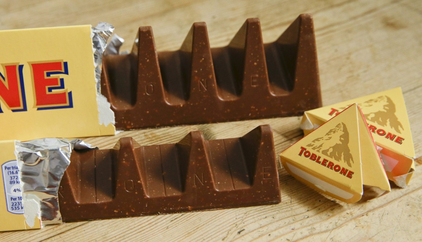 Suiza le prohibió a Toblerone usar la icónica silueta de su monte más famoso | Internacionales