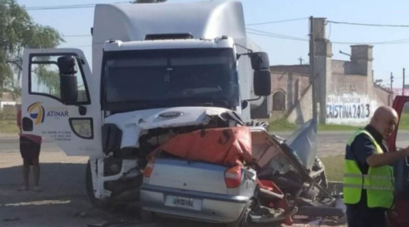 Cinco muertos en un choque frontal entre un auto y un camión en Saladillo | Actualidad