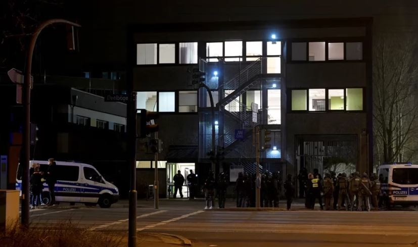 Al menos siete personas murieron y varias resultaron heridas tras un tiroteo en un templo de la ciudad alemana de Hamburgo | Internacionales