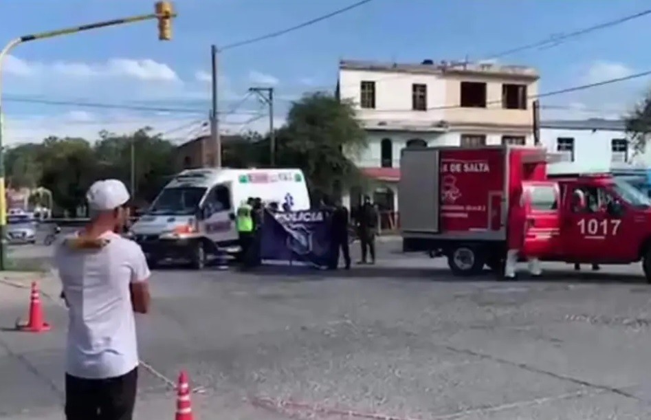 Nena de 4 años iba en el auto con su papá, se le abrió la puerta, cayó y murió atropellada | Actualidad