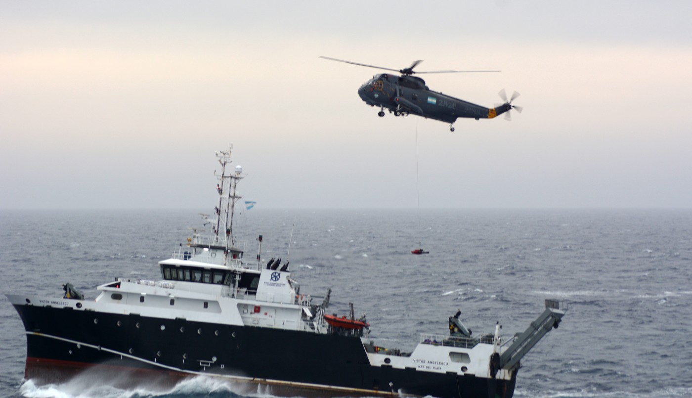 Rescate en el fin del mundo: impactante operativo de la Armada en el Atlántico Sur | Actualidad