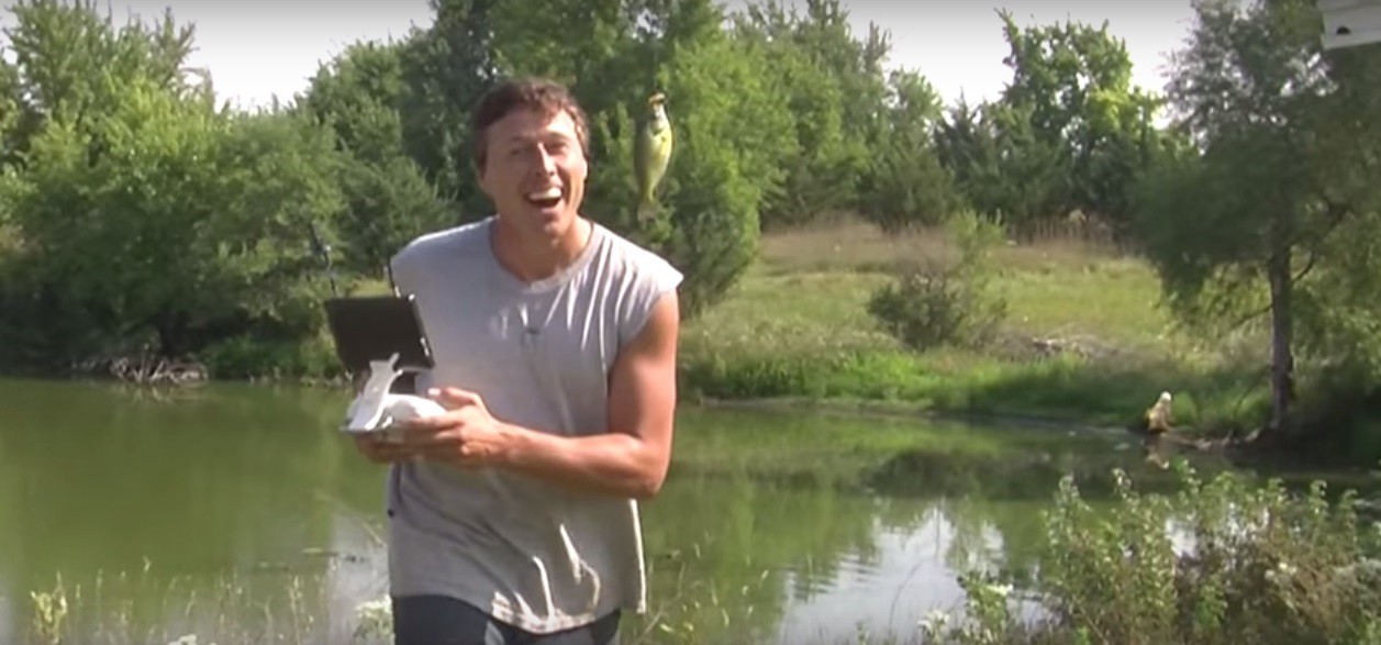 Insólito: un hombre utilizó un drone para ir de pesca | Curiosidades