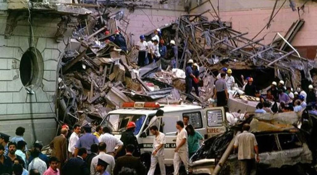 Con ministros y legisladores presentes, la Embajada de Israel renovó el reclamo de Justicia a 31 años del atentado | Actualidad